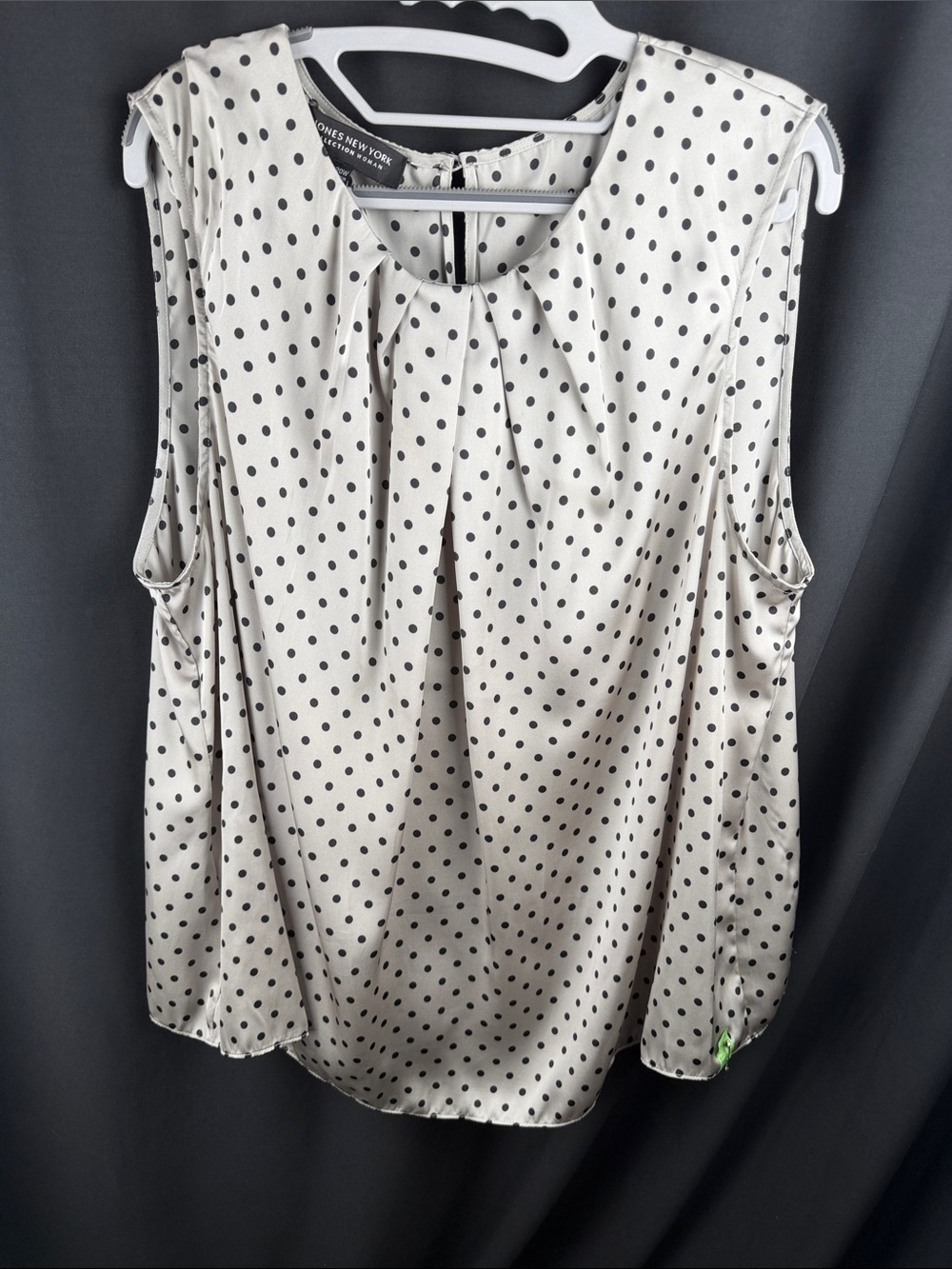 Jones New York Silver and Black Polka Dot Sleeveless Blouse